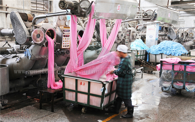 China Bulk Custom towels Manufacturer Color Towel Dyeing Factory Custom thin microfiber cloth Towel Producer